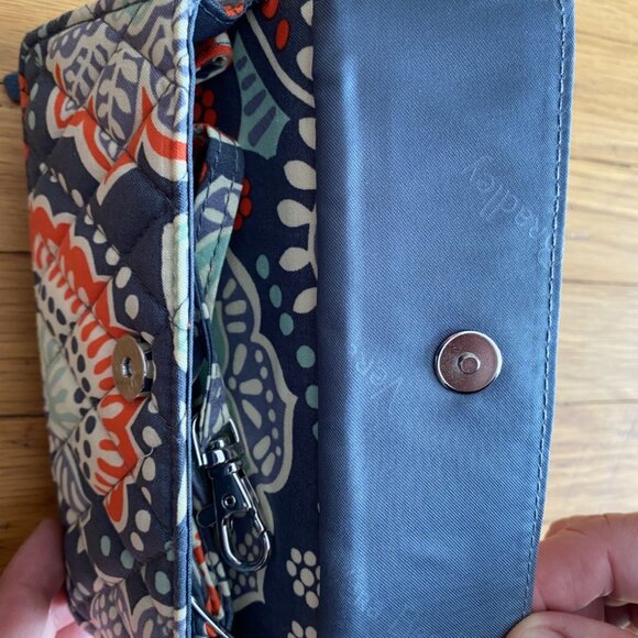 New without tags Vera Bradley Nomadic Floral All In One Crossbody Wallet Bag - Picture 3 of 5